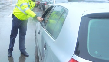 S-a urcat la volan chiar dacă nu avea permis de conducere! Acum are... dosar penal